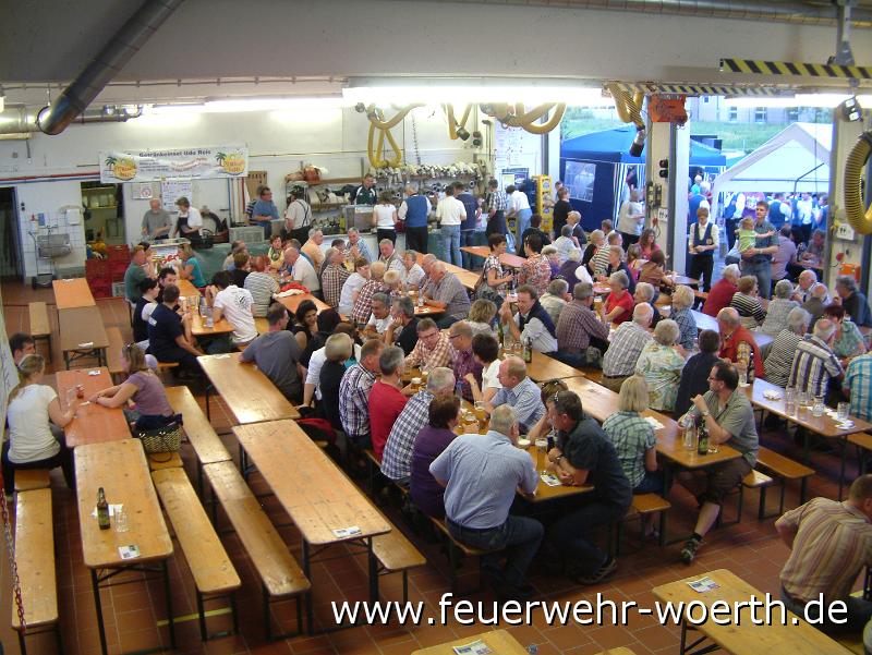 2012.04.30 Maibaumaufstellung 012.JPG